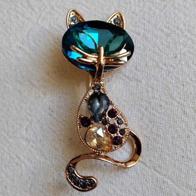 Broche Chat des Émeraudes avant