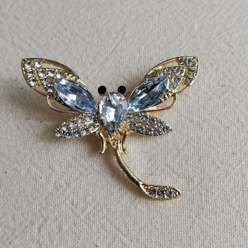 Broche Libellule Élégante dorée sur tissu